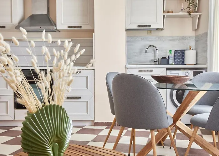 Front Luxury Apartment