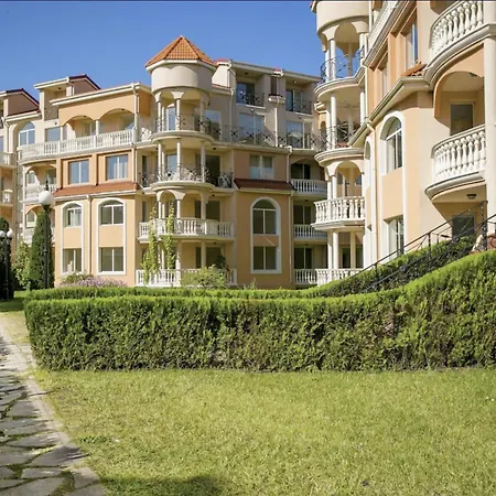 Front Luxury Lägenhet