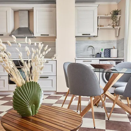 Front Luxury Lägenhet