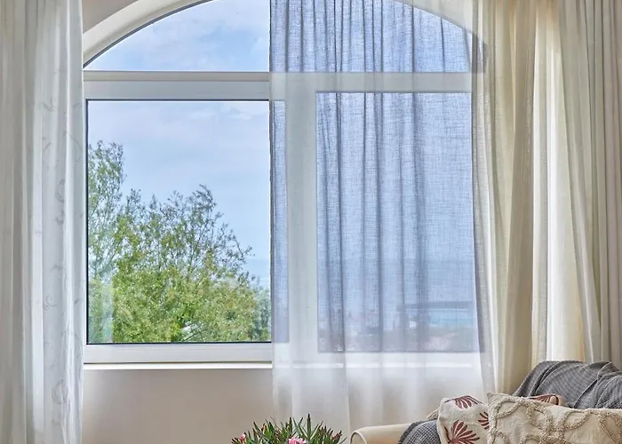 Διαμέρισμα Front Luxury *