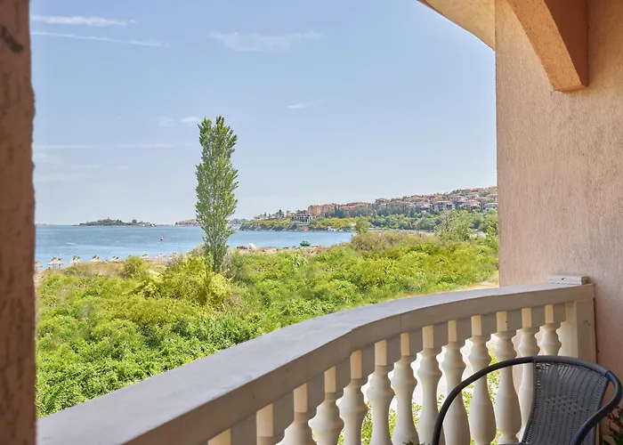 Διαμέρισμα Front Luxury *